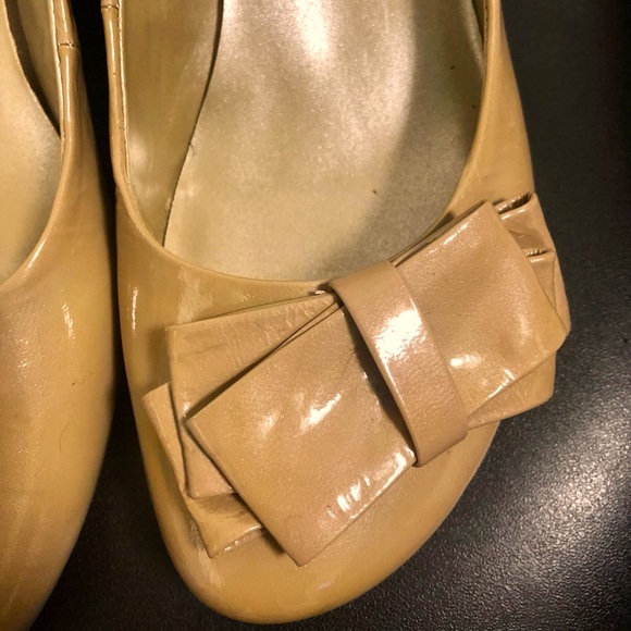 Comfy Me Too cream colored wedges - Picture 5 of 11